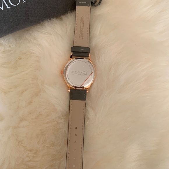 Sale 🎉💕🌷Monroe' Rose Color Watch - Picture 4 of 6